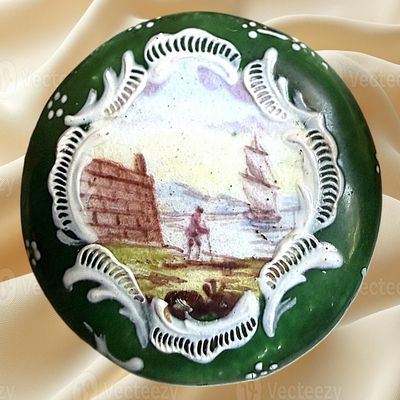 Sale Photo Thumbnail #367: A RARE DIVISION ONE PICTORIAL ENAMEL BUTTON