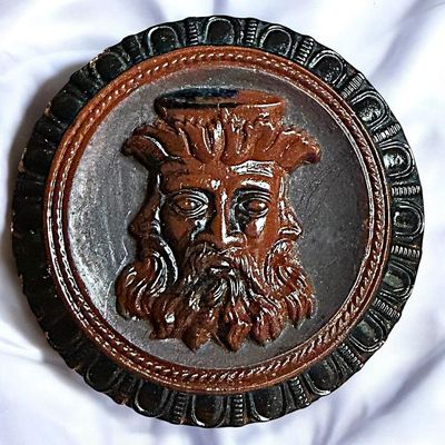 Sale Photo Thumbnail #314: A DIVISION ONE GLASS PICTORIAL BUTTON