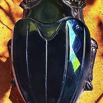 Sale Photo Thumbnail #301: A RARE DIVISION ONE TIFFANY GLASS BUTTON