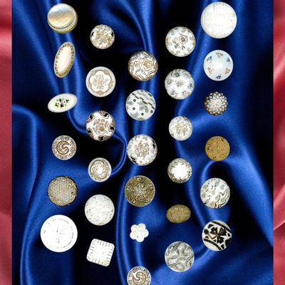 Sale Photo Thumbnail #139: A CARD OF DIVISION ONE VICTORIAN GLASS BUTTONS