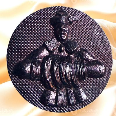 A DIVISION ONE PICTORIAL HORN BUTTON