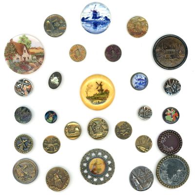 Sale Photo Thumbnail #201: A CARD OF DIVISION 1 & 3 ARCHITECTURAL BUTTONS