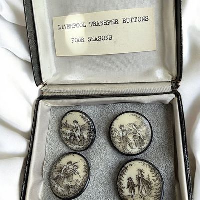 Sale Photo Thumbnail #161: A SET OF DIVISION ONE PICTORIAL CERAMIC BUTTONS