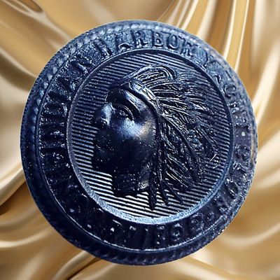 Sale Photo Thumbnail #146: A DIVISION ONE PICTORIAL HORN BUTTON