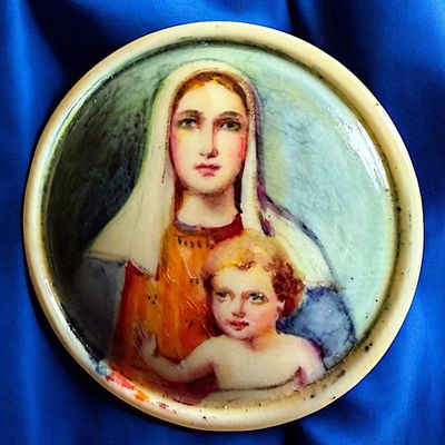 Sale Photo Thumbnail #148: A DIVISION THREE HAND PAINTED PICTORIAL BUTTON