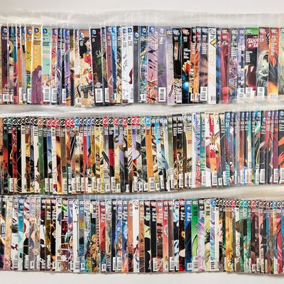 Sale Photo Thumbnail #269: 118 DC "Wonder Woman" Modern Age Comic Books