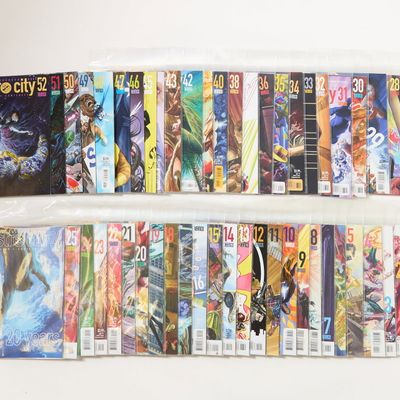 Sale Photo Thumbnail #309: Set 52 Vertigo DC "Astro City" Vol. 3 Comics 1-52