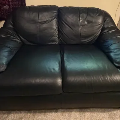 Black 2 Seat Leather Loveseat/Sofa