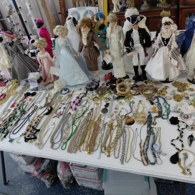 Sale Photo Thumbnail #136