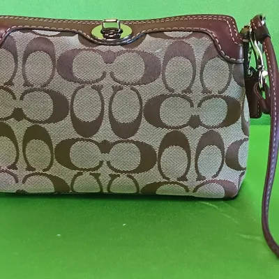 Sale Photo Thumbnail #252