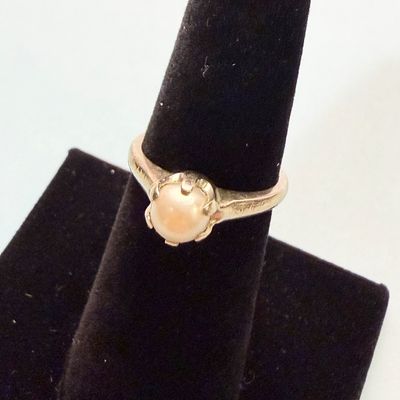 Women’s 14k Yellow Gold Ring w/ Pearl Size 5.5