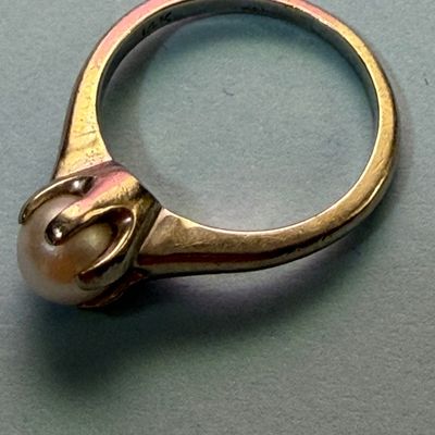 Women’s 14k Yellow Gold Ring w/ Pearl Size 5.5
