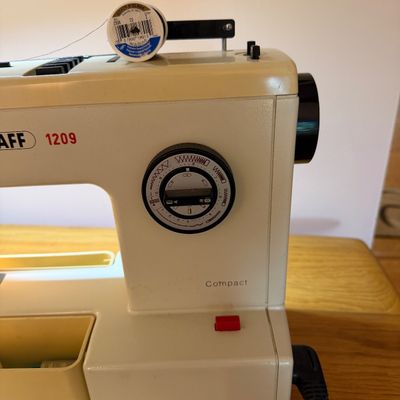Vintage Pfaff 1209 Compact Sewing Machine with Hard Case and Instruction Manuals Tested