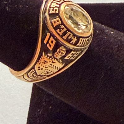 10k Yellow Gold Women’s Class Ring Jeb Stuart High School Size 6