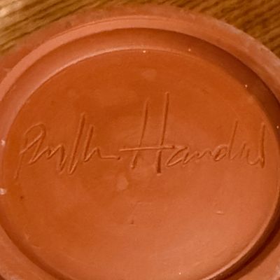 2 Phyllis Handal Italian Majolica-Style Ceramic Earthenware Bowls