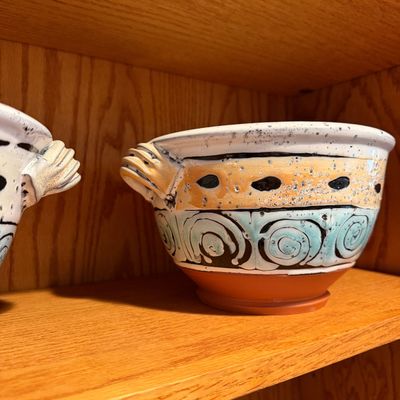 2 Phyllis Handal Italian Majolica-Style Ceramic Earthenware Bowls