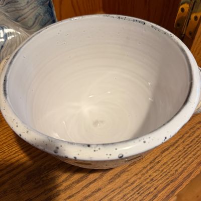 2 Phyllis Handal Italian Majolica-Style Ceramic Earthenware Bowls