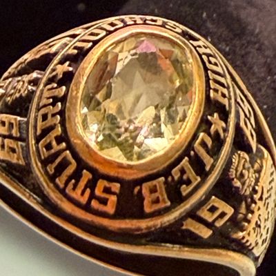 10k Yellow Gold Women’s Class Ring Jeb Stuart High School Size 6