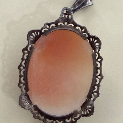 Antique Cameo Jewelry Brooch & Pendant Lot