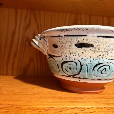 2 Phyllis Handal Italian Majolica-Style Ceramic Earthenware Bowls