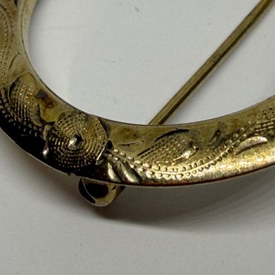 Vintage C. 1940s–1950s Winard Gold-Filled Engraved Brooch Jewelry