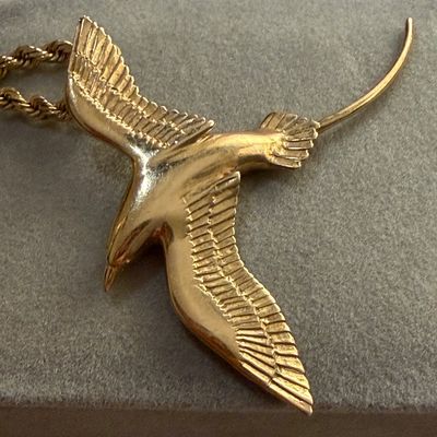 14k Yellow Gold Bermuda Longtail Seabird Pendant & Necklace