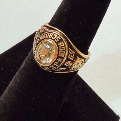 10k Yellow Gold Women’s Class Ring Jeb Stuart High School Size 6