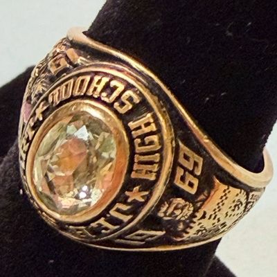 10k Yellow Gold Women’s Class Ring Jeb Stuart High School Size 6