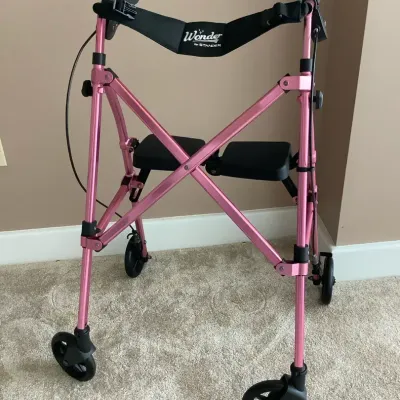 Metalic Pink Wonder Stander 