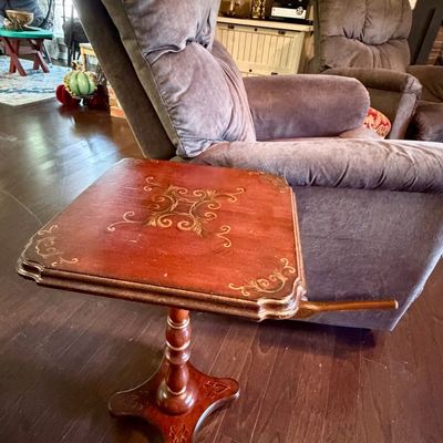 Sale Photo Thumbnail #14: Manual recliner- there are 3 in this style in the sales