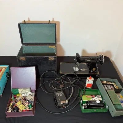 Singer Featherweight Model 221 In Carrying Case With Extra Supplies & A Mini Weaving Loom