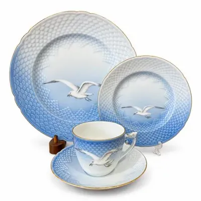 Lot 350  
Bing & Grøndahl “Seagull” Place Settings with Gold ( 1 of 12)