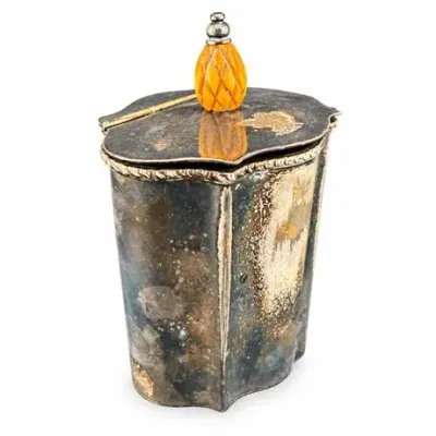 Lot 193   1
Israel Freeman & Sons (IFS) Silverplate Tea Caddy with Bakelite Pineapple Finial