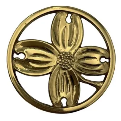 Lot 051   
Virginia Metalcrafters Williamsburg CW 10-9 Brass King George Trivet