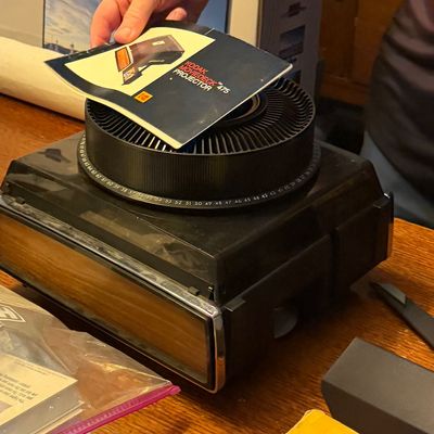 Slide projector