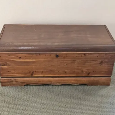 Vintage Chest With Blankets