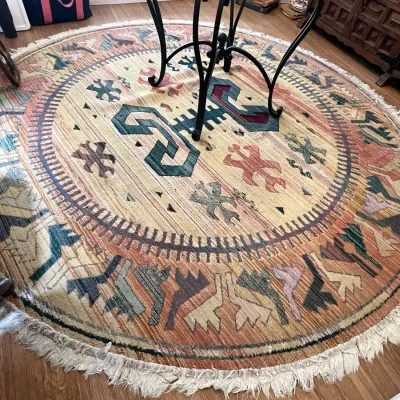 8' Round Area Rug