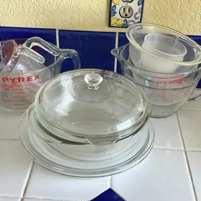 Pyrex Measuring Cups, Bowls, And Pie Dishes