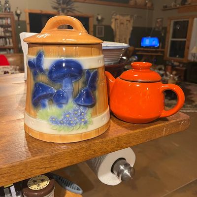 Sale Photo Thumbnail #66: Cookie jar, Frankcoma Teapot