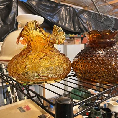 Sale Photo Thumbnail #8: Fenton and hobnail shades