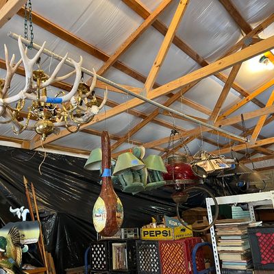Sale Photo Thumbnail #52: Lamps