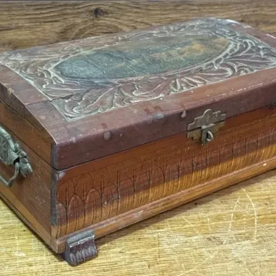 Sale Photo Thumbnail #227: Lot 298: Vintage jewelry chest