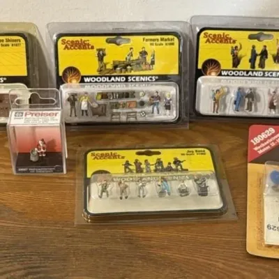 Sale Photo Thumbnail #279: Lot 350: HO scale model to train scenic accent