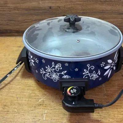 Sale Photo Thumbnail #180: Lot 251: Temptations 12 inch deep electric skillet