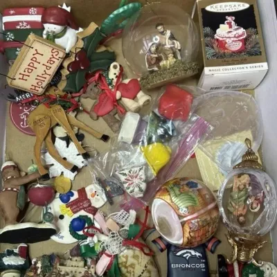 Sale Photo Thumbnail #524: Lot 624: Christmas ornaments
