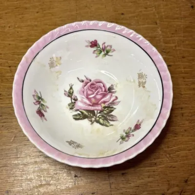 Sale Photo Thumbnail #648: Lot 752: Vintage Syracuse China