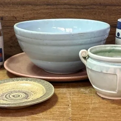 Sale Photo Thumbnail #168: Lot 239: Miscellaneous kitchen pottery