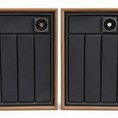 Sale Photo Thumbnail #62: Lot 135: Pair of vintage Soundesign Model 644 two-way speaker systems. Wood-grain cabinets with black grilles and exposed tweeters. Specs include 8” duocone woofer, 3” tweeter, 10W RMS, 8 ohms, made in U.S.A. Classic mid-century bookshelf speake
