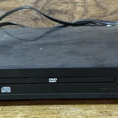 Sale Photo Thumbnail #607: Lot 711: DVD player, remote and chords