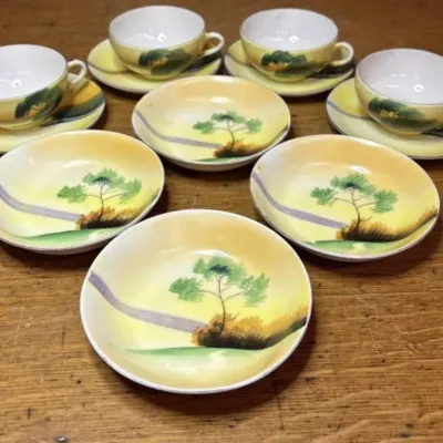 Sale Photo Thumbnail #659: Lot 763: Vintage Lusterware Teacups & Bowls bowls
